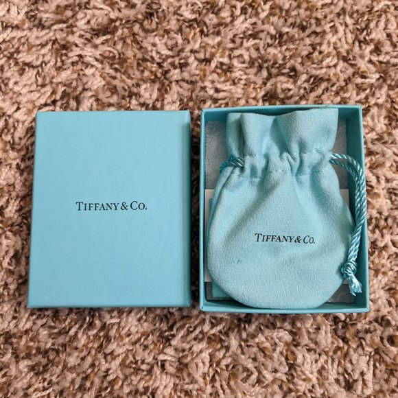 Tiffany Co. Keys beaded open trefoil key pendant, sterling silver, small, 16" - Picture 3 of 4